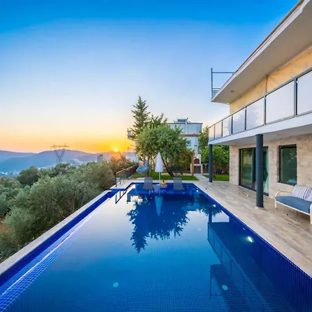 Kaskalkan Deniz Manzarali Havuzlu Bahceli *