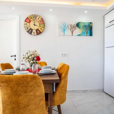 Kaşkalkan Deniz Manzaralı Havuzlu Bahçeli