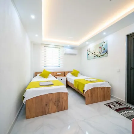 Kaşkalkan Deniz Manzaralı Havuzlu Bahçeli Villa Kaş