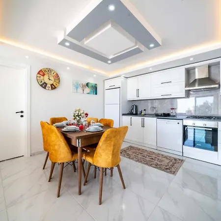 Kaşkalkan Deniz Manzaralı Havuzlu Bahçeli *