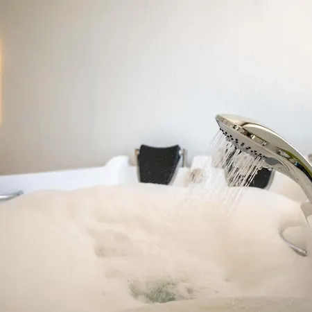 Villa Kaşkalkan Deniz Manzaralı Havuzlu Bahçeli