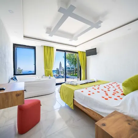 Villa Kaskalkan Deniz Manzarali Havuzlu Bahceli Kas