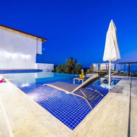 Kaskalkan Deniz Manzarali Havuzlu Bahceli